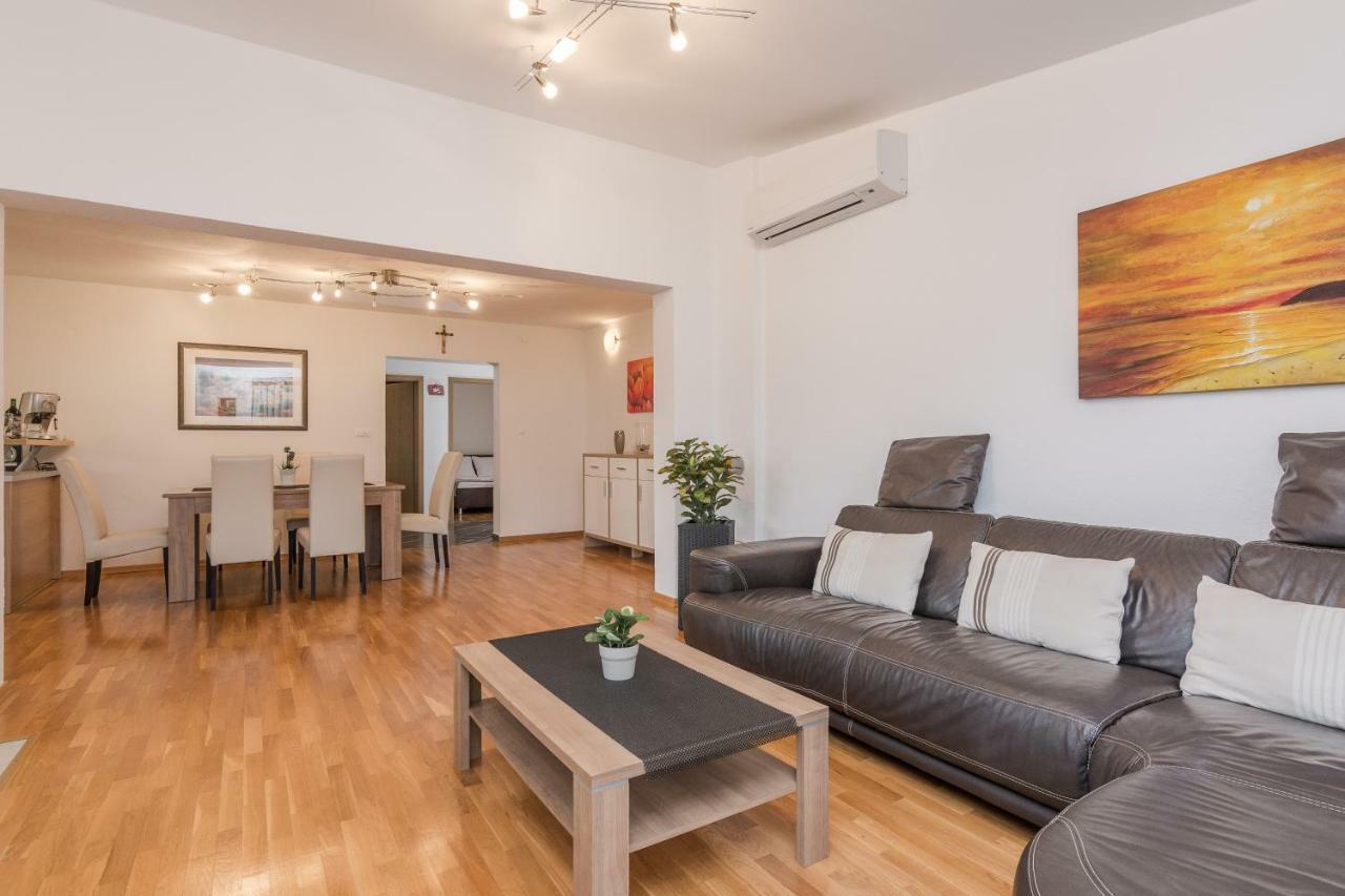 Apartment Natalie Sea View With 3 Bedrooms And Everything Is Air-Conditioned سالي المظهر الخارجي الصورة