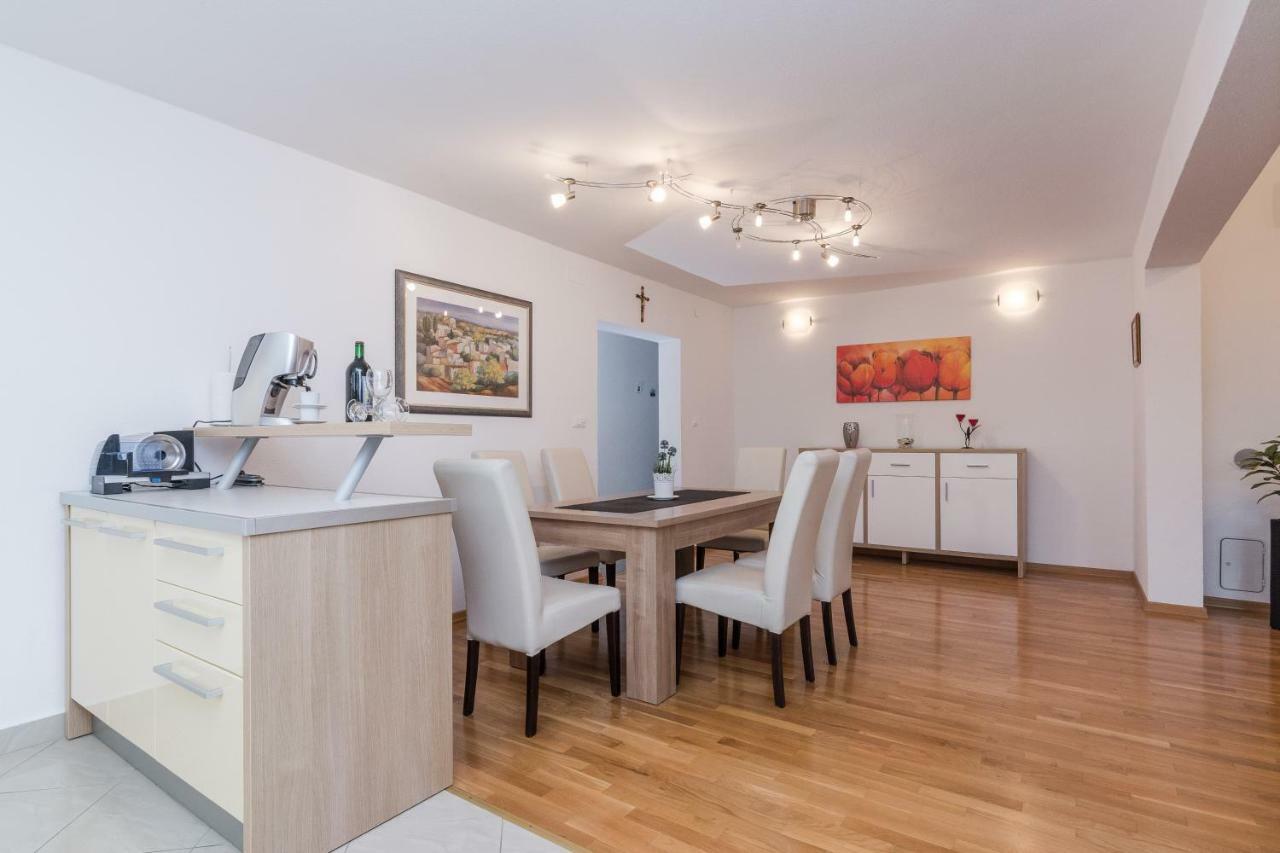 Apartment Natalie Sea View With 3 Bedrooms And Everything Is Air-Conditioned سالي المظهر الخارجي الصورة